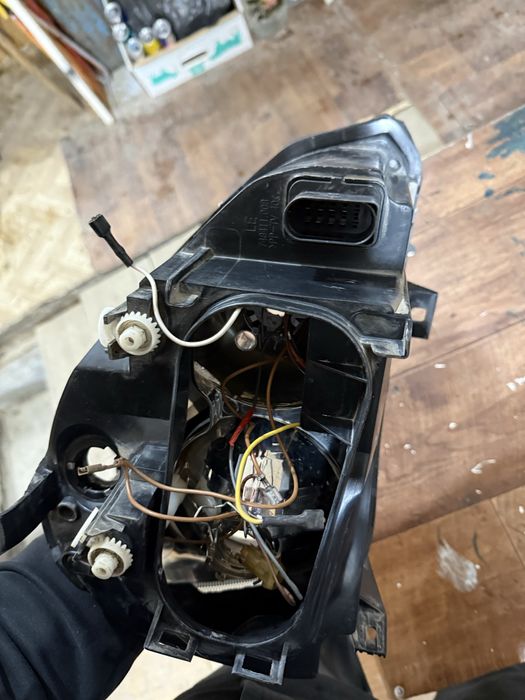 Фара приора 1 левая оригинал бош