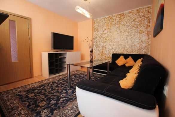 Дава се под наем Тристаен апартамент в Бургас, Център - 80 кв.м за 140.25 € - Снимка #8