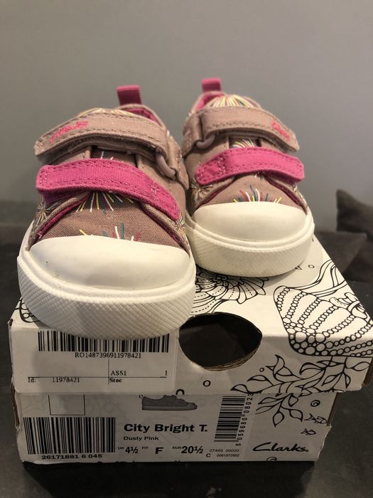 Детски маратонки Clarks City Bright