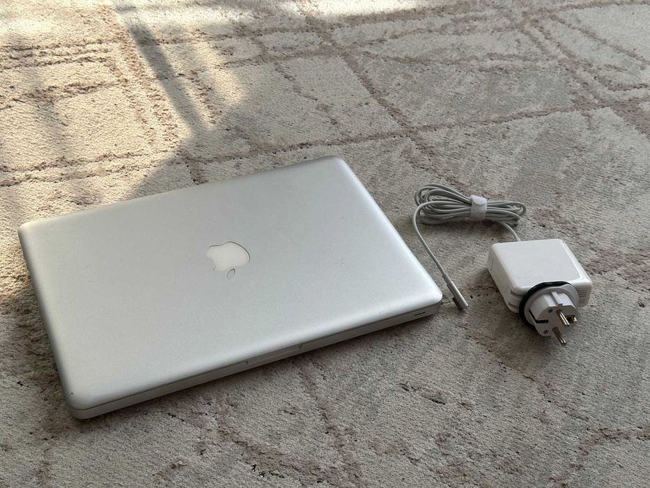 Apple MacBook Pro 13 Mid 2010, Core Duo, 16GB RAM, 256GB SSD