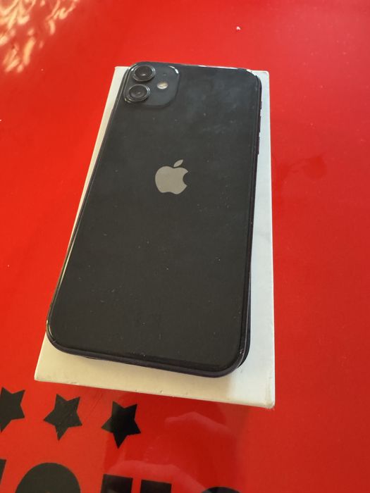 Продам айфон 11 на 128 гб