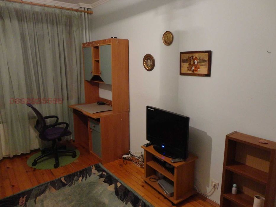 Тристаен апартамент под наем в София