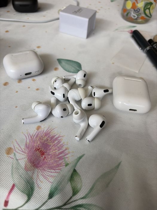 Еденични слушалки Airpods pro 2
