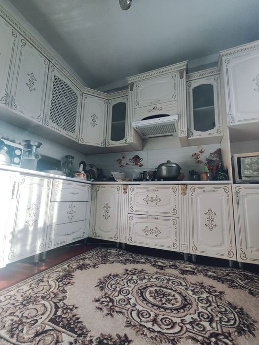 Продается двухэтажный дом с магазином