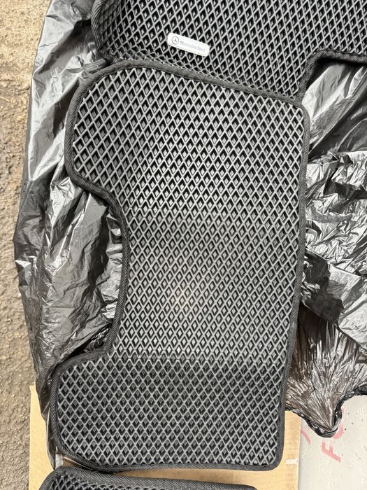 Эва Коврик Мерседес W211