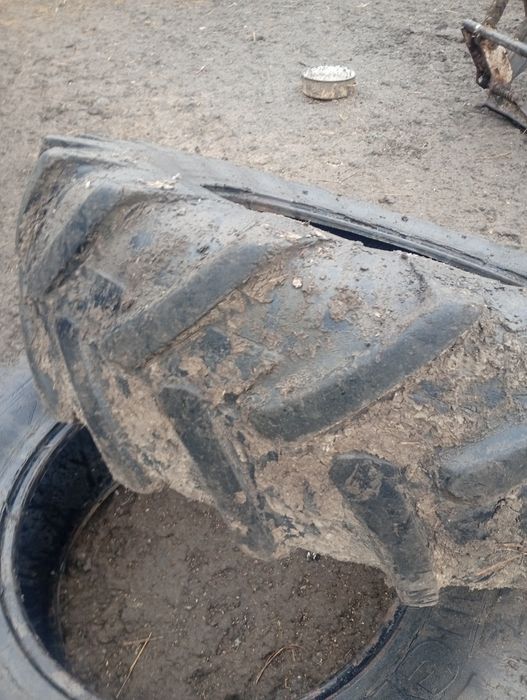 Disponibile doua cauciucuri