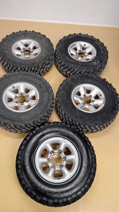 Гуми с джанти 31x10.5R15 6х139.7 - 5 бр.