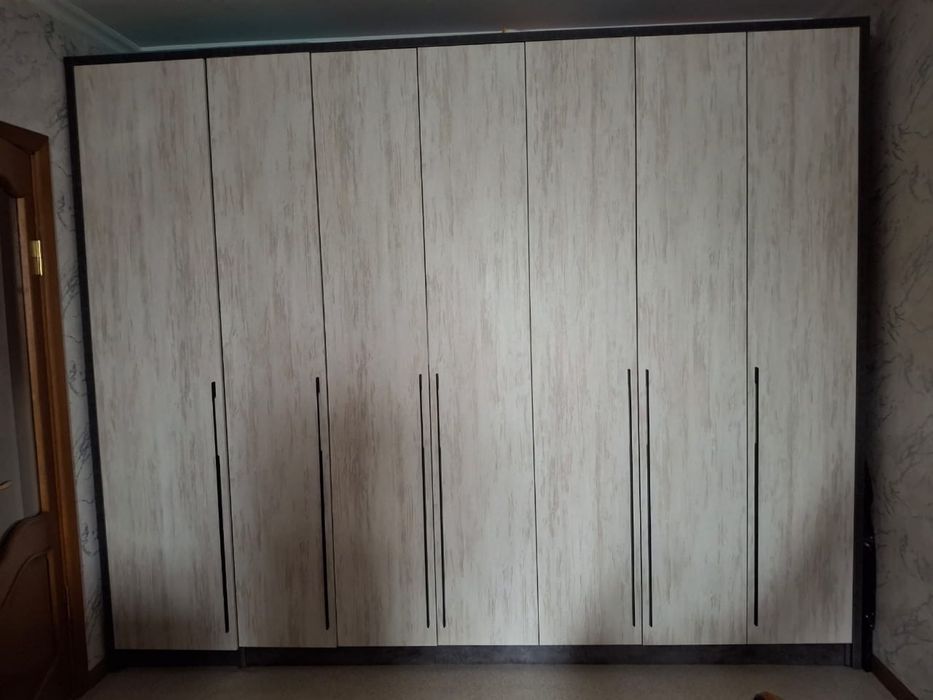 Продам новый шкаф + пенал