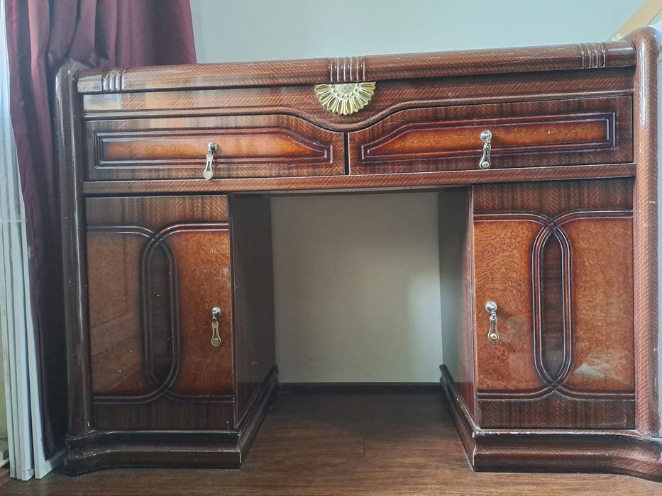 Комод с зеркалом