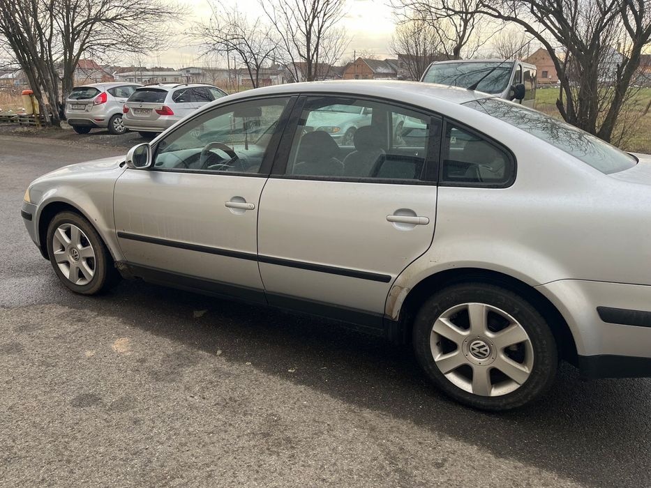 Vând passat b5 pretul in euro