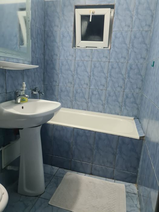 Inchiriez apartament 3 camere