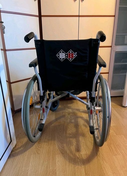 Инвалидна стол - количка