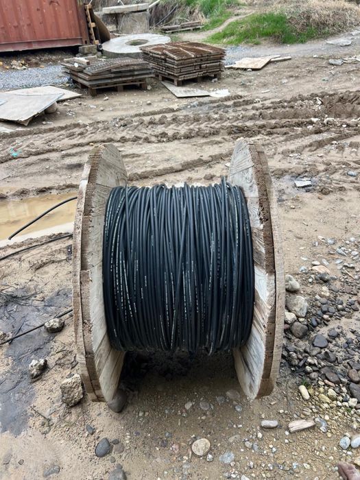 Оптический кабель 700 м продам