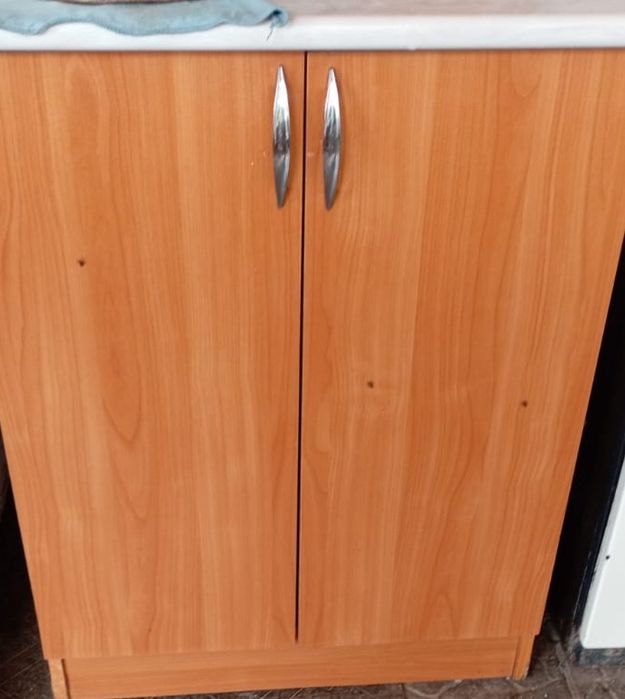 Раковина, шкафы для посуды