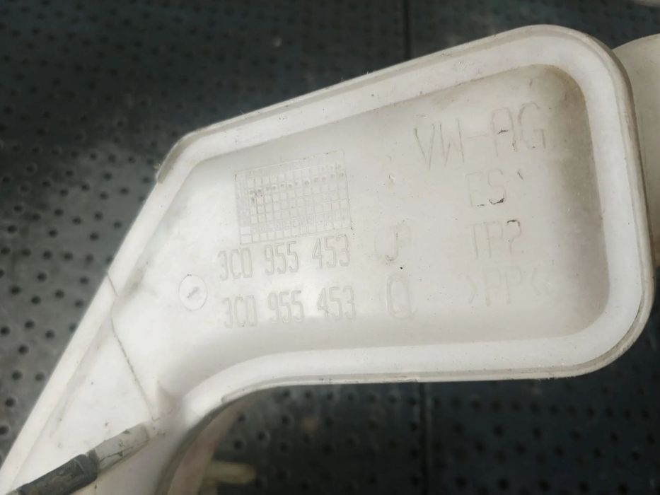 vas strop gel cu pompita  vw passat b6 3c 3c0955453