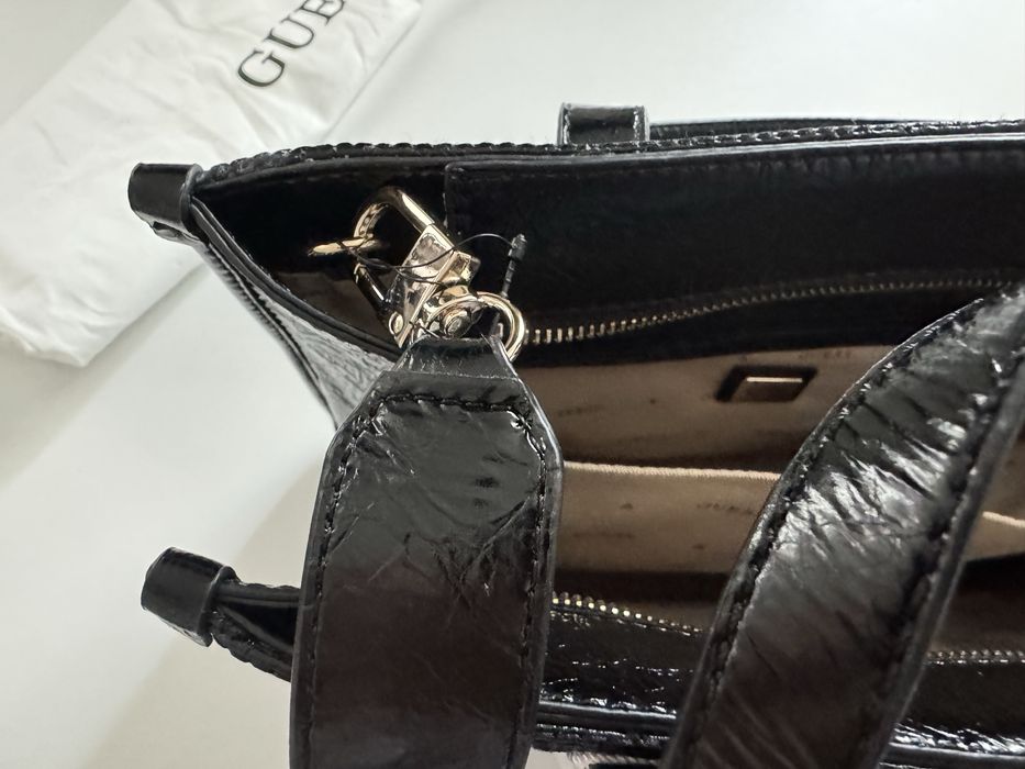 Geanta neagra Guess Silvana Tote bag