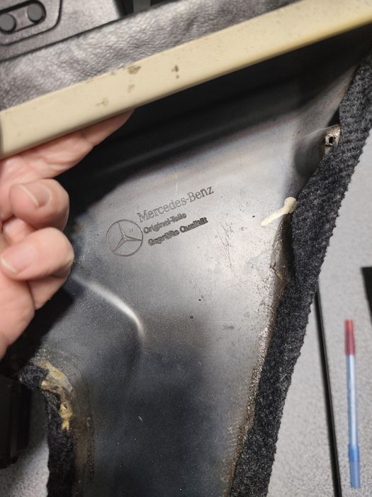 Конзола стойка за телефон Мерцедес w124 оригинална