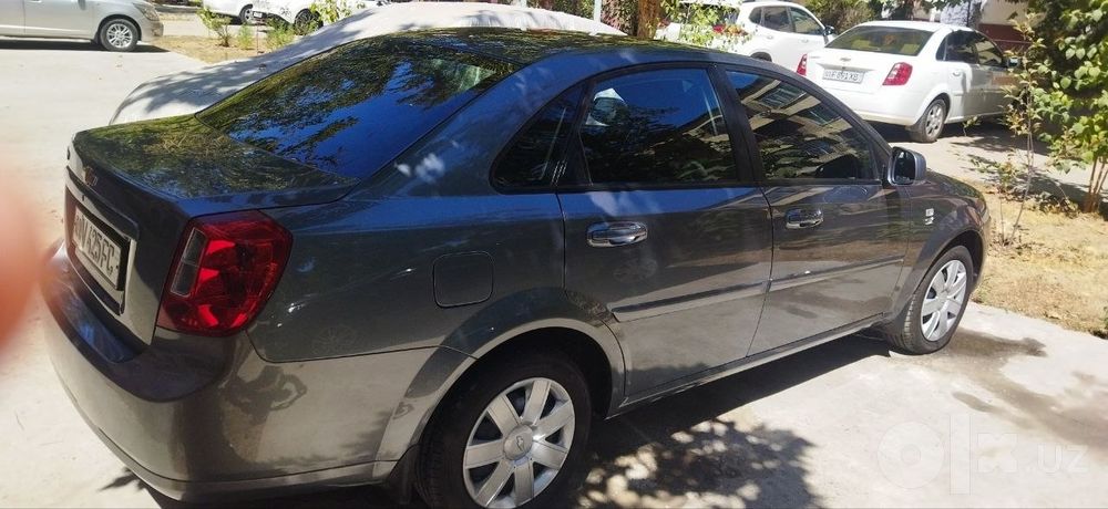 Продается автомобиль Lacetti Gentra