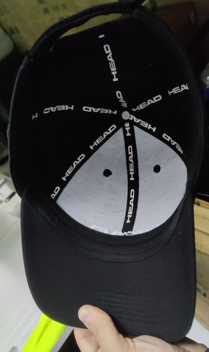 Vând Șapcă Head nouă