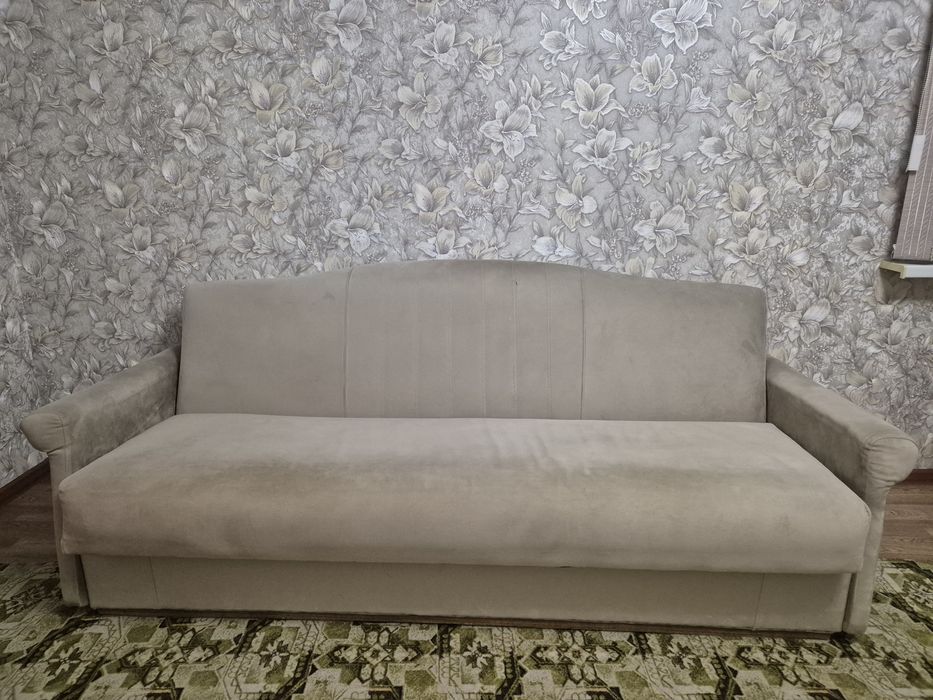 Уголок отдыха. Диван и два кресла