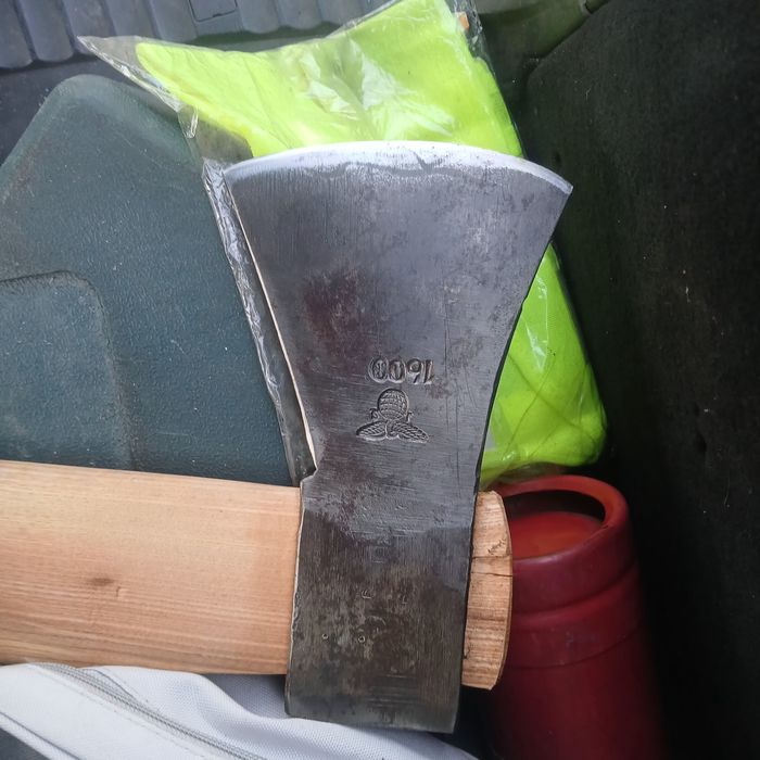 Брадва кована много здрава