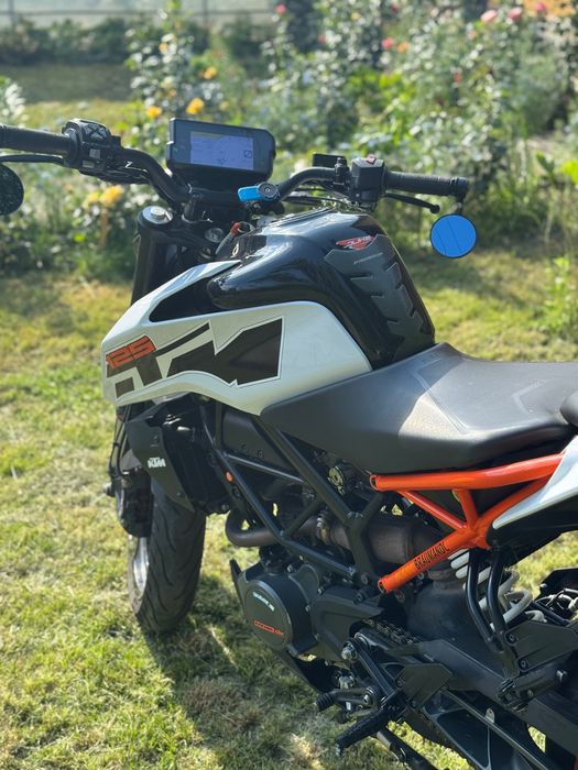 Vând KTM duke 125 2017
