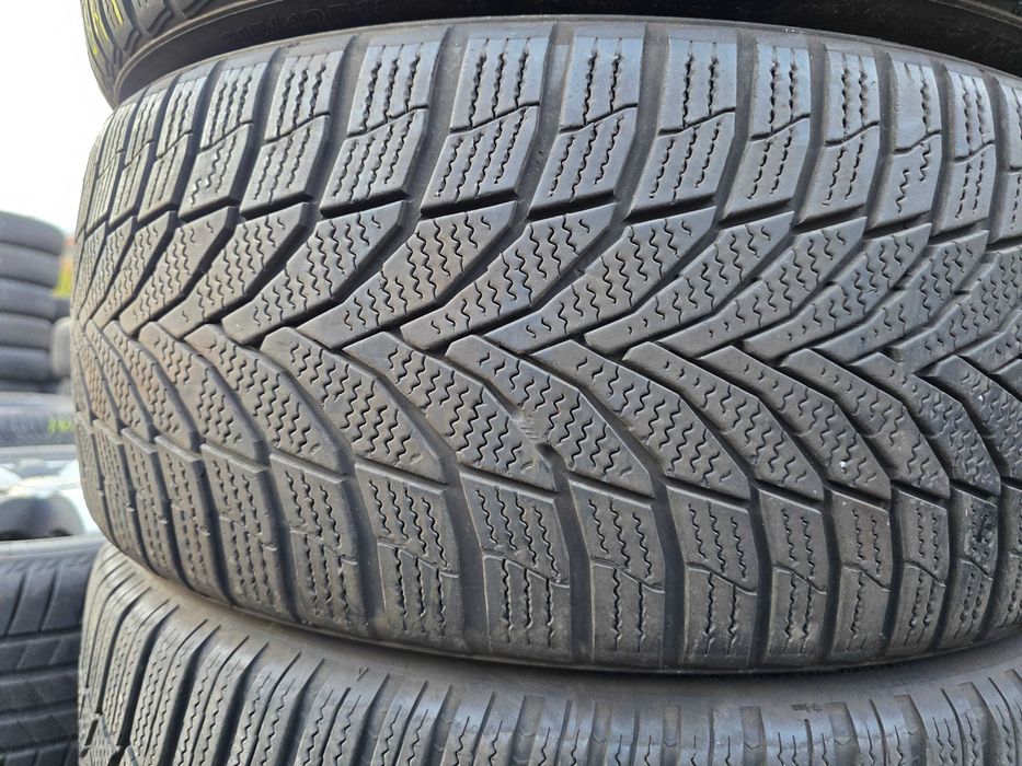 2бр Зимни гуми 215 40 18 - Nexen