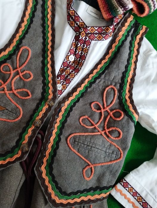 Народни носии за 7 -8 годишни момчета