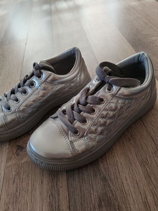 Дамски обувки по 10 лв