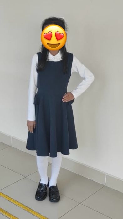 Продам сарафан с блузкой темно синий , размер 134-140