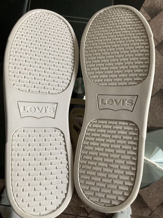 Обувки Levi’s