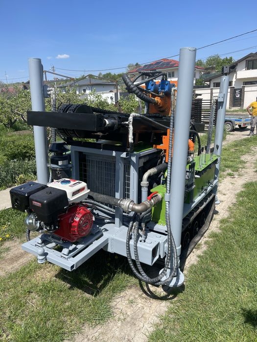 Utilaj foraj hidraulic senilat 105cp
