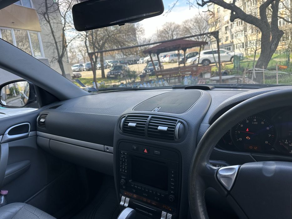 Порше кайен 3,2л ,газ-бензин ,всичко платено.