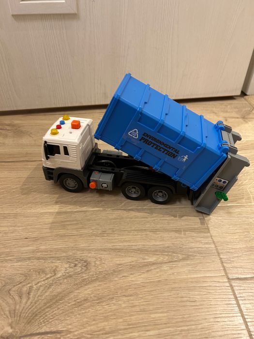 Камиони със светлини и звуци