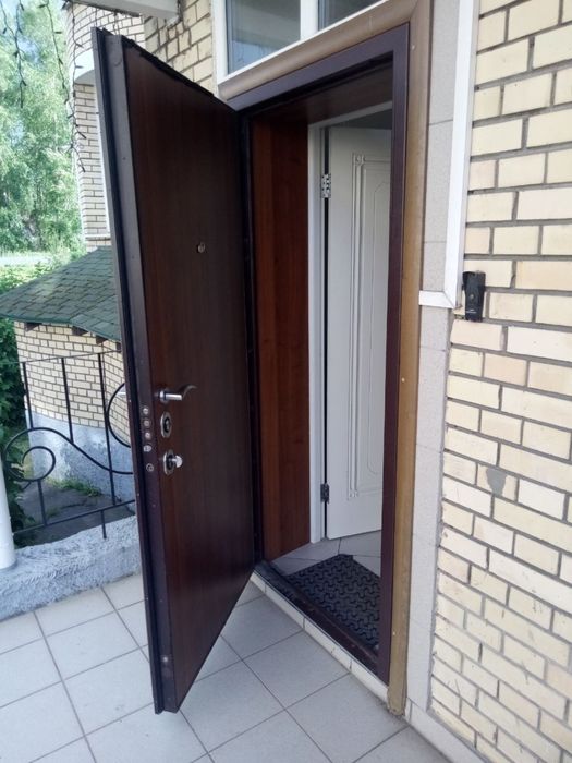 Вскрытие замков квартир гаражей сейфов