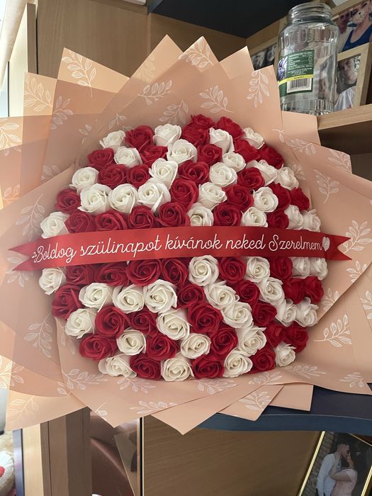 Buchet 101 trandafiri