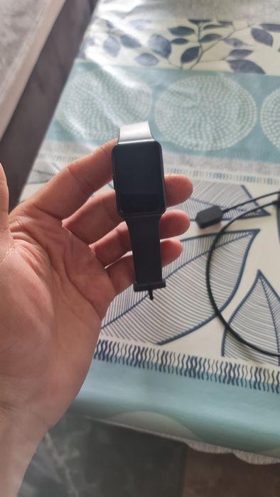 Продавам смарт часовник Samsung