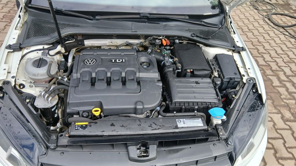 GOLF 7 VARIANT 1,6 d.  2014