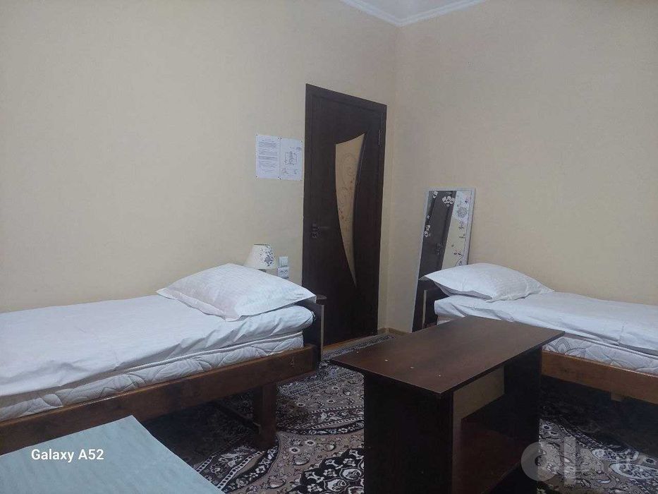 Хостел, Янги форматдаги хостел. Black and white hostel
