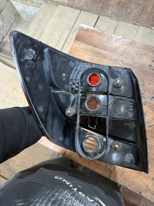 Фонарь гранта правый оригинал