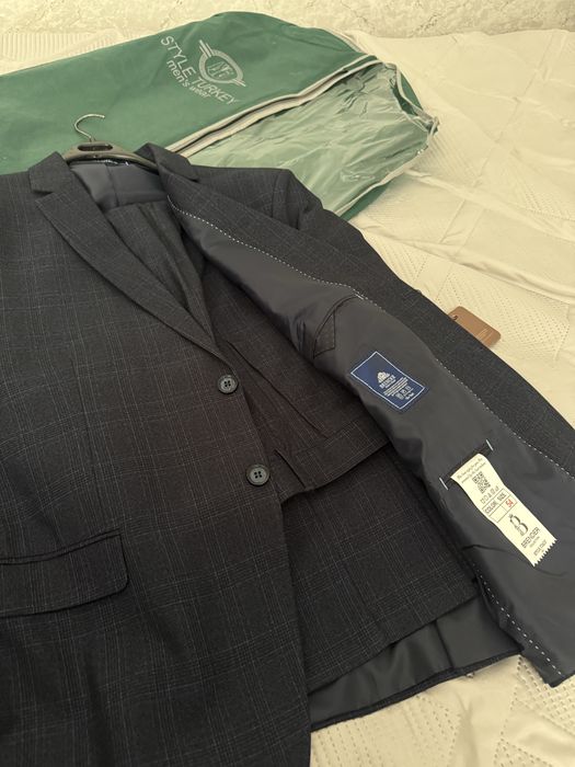 Мужской костюм новый