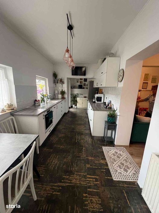 Casa singur in curte zona horea