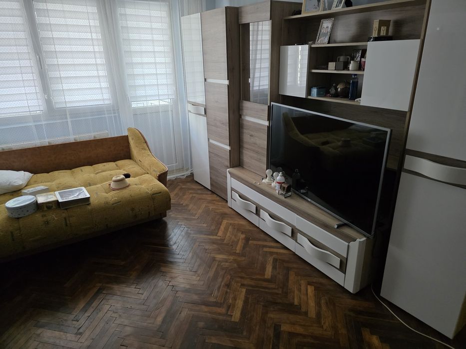 Apartament 3 camere de inchiriat