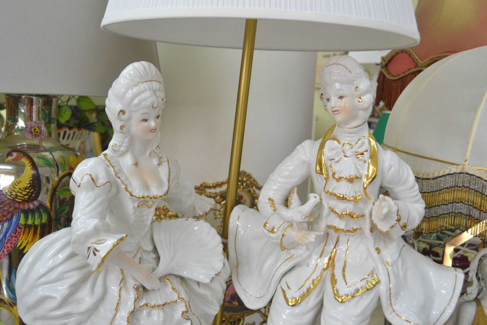 superba lampa-veioza mare  95 cm statuete rococo  portelan fin