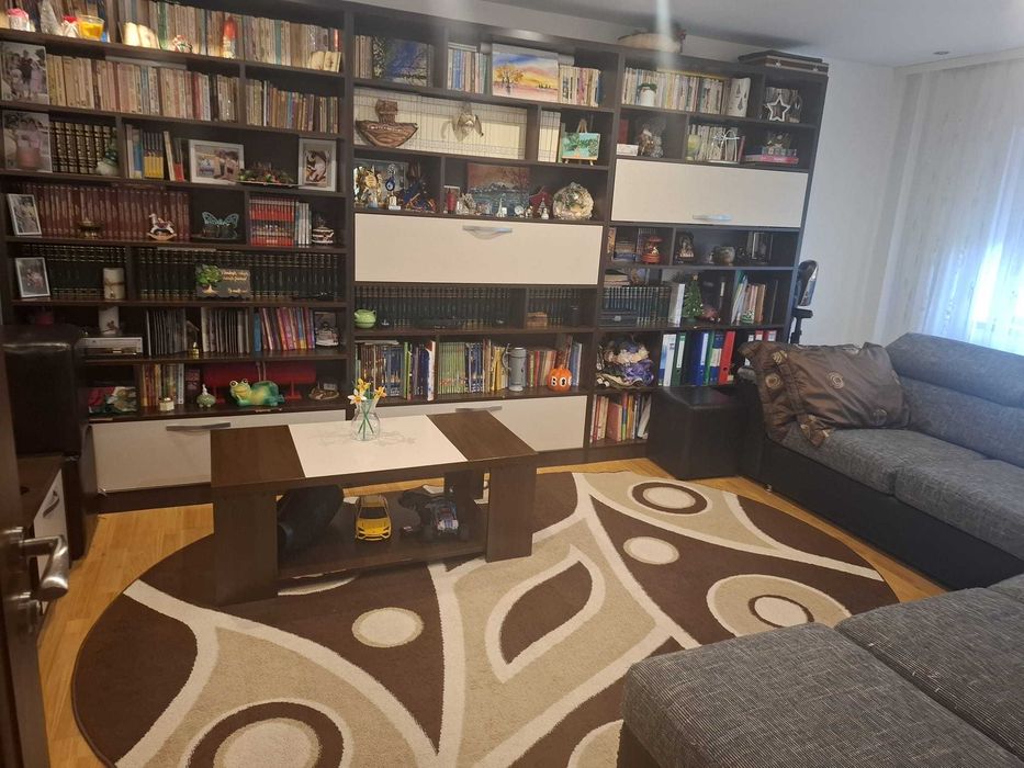 Apartament 3 cam -Roman zona spitalul vechi | Etaj 3 | Mobilat | Garaj