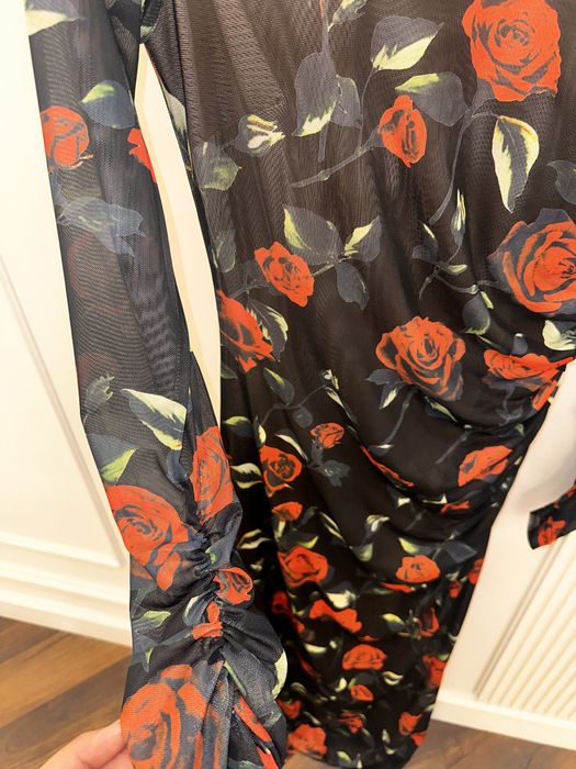 Платье бренда Lichi