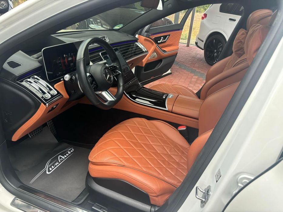 Кола под наем Мерцедес S класа лимозина