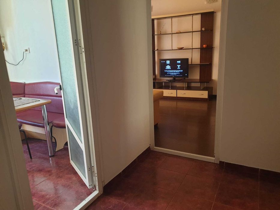 Inchiriez apartament - central - direct proprietar