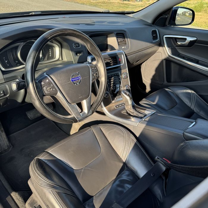 Volvo V60 Plug in Hybrid AWD Factura