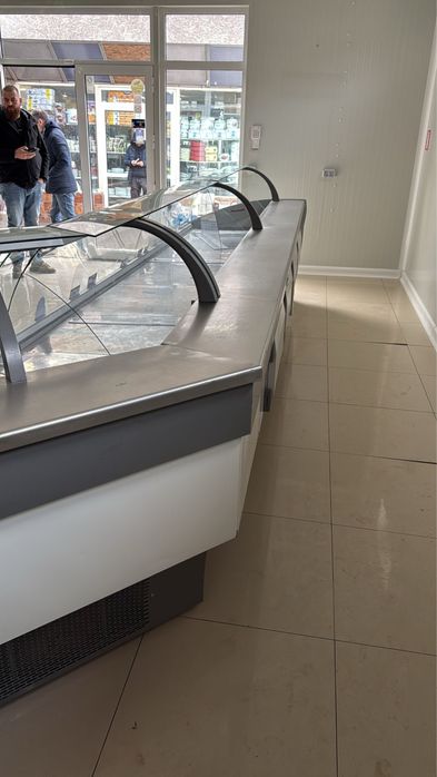 Vand vitrina mezeluri